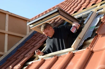 Pose de fenêtres de toit Velux à Rueyres